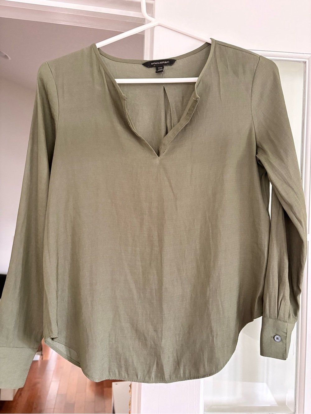 Banana Republic Olive Green Long-Sleeve V-Neck Blouse, Size XXS